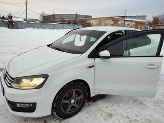 2019 Volkswagen Polo V Рестайлинг, белый, 1350000 рублей, вид 4