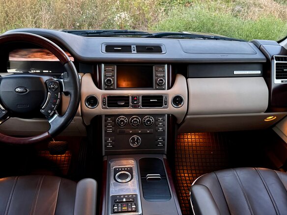 2011 Land Rover Range Rover III Рестайлинг 2, коричневый, 1830000 рублей - вид 24