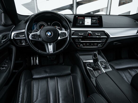 2018 BMW 5 серии 530i xDrive VII (G30/G31/G38), чёрный, 3399000 рублей - вид 5