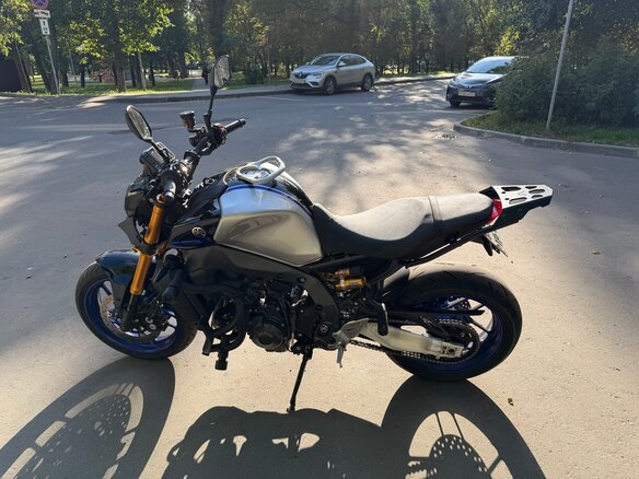 2021 Yamaha MT-09 (FZ-09), серебристый, 1039000 рублей