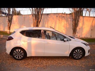 2017 Kia Ceed II Рестайлинг, белый, 1700000 рублей, вид 3