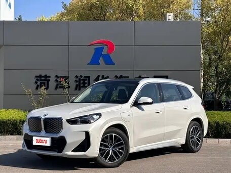 BMW iX1