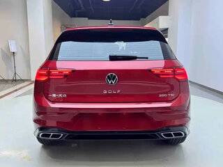 2022 Volkswagen Golf VIII, красный, 1920000 рублей, вид 5