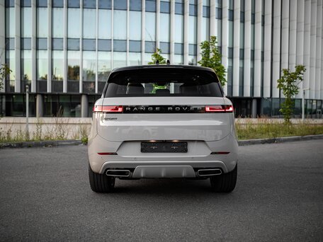 2026 Land Rover Range Rover Sport P400 MHEV III, серый, 18200000 рублей, вид 5