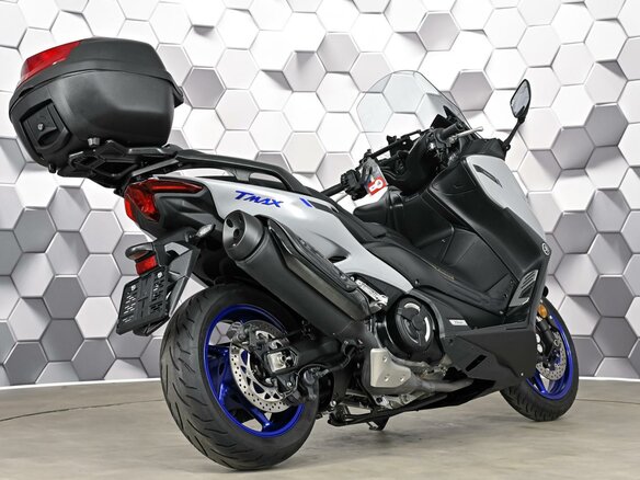 2021 Yamaha TMAX, серый, 1049000 рублей - вид 6