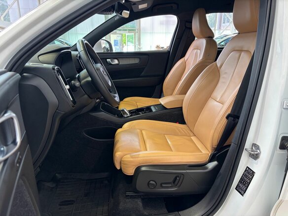 2021 Volvo XC40 I, белый, 3399000 рублей - вид 8