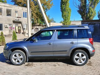 2014 Skoda Yeti I Рестайлинг, серый, 1300000 рублей, вид 4