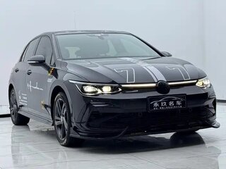 2024 Volkswagen Golf VIII, чёрный, 2400000 рублей, вид 2