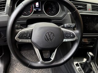 2021 Volkswagen Tiguan Allspace II, коричневый, 2950000 рублей, вид 5