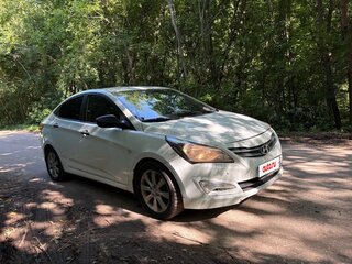 2014 Hyundai Solaris I Рестайлинг, белый, 530000 рублей, вид 3