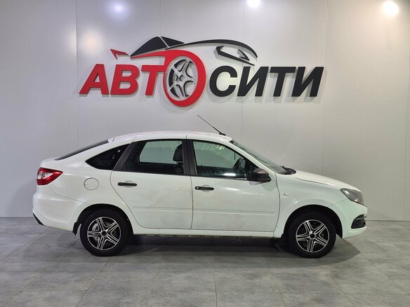 2019 Lada (ВАЗ) Granta I Рестайлинг, белый, 375000 рублей - вид 8