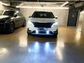 2021 Kia Carnival IV, белый, 3380000 рублей, вид 3