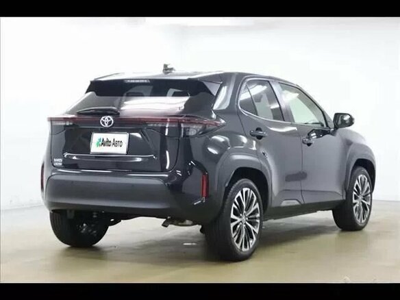 2022 Toyota Yaris Cross I, чёрный - вид 4