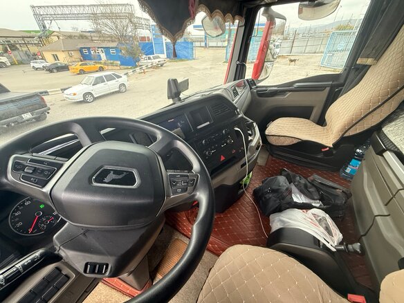 2021 MAN TGX, красный, 11000000 рублей - вид 5