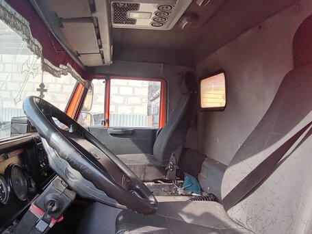 2011 КамАЗ 6520, оранжевый, 1400000 рублей, вид 2