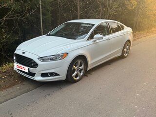 2016 Ford Fusion (North America) II Рестайлинг, белый, 1350000 рублей, вид 3