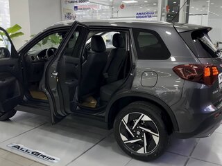 2025 Suzuki Vitara MHEV II Рестайлинг 2, серебристый, 3480000 рублей, вид 3