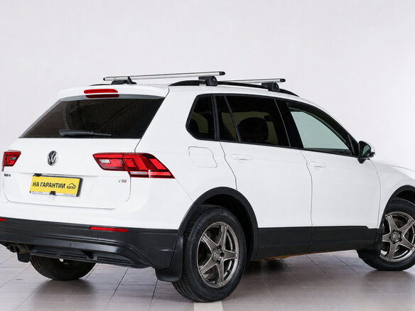 2017 Volkswagen Tiguan II, белый, 2099000 рублей - вид 5