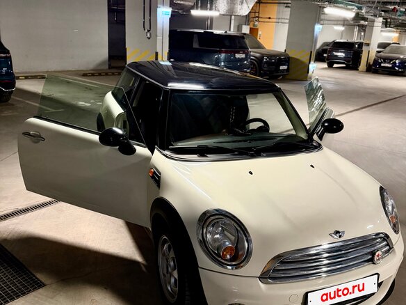 2012 Mini Hatch Cooper II (R56) Рестайлинг, белый - вид 7