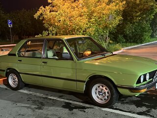 1981 BMW 5 серии 520i I (E12) Рестайлинг, зелёный, 555555 рублей, вид 2