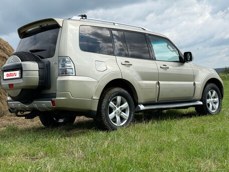 2010 Mitsubishi Pajero IV, бежевый, 2150000 рублей, вид 5