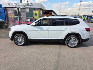 2018 Volkswagen Teramont I, белый, 2940000 рублей, вид 4