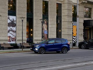 2018 Ford Kuga II Рестайлинг, синий, 1950000 рублей, вид 5