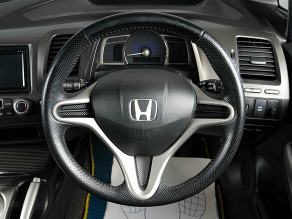 2010 Honda Civic Hybrid VIII Рестайлинг, белый, 899000 рублей - вид 12