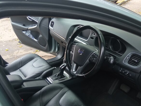 2015 Volvo V40 II, серый, 1250000 рублей - вид 2