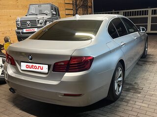 2016 BMW 5 серии 520d VI (F10/F11/F07) Рестайлинг, серебристый, 2000000 рублей, вид 3