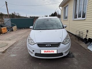 2012 Ford Galaxy II Рестайлинг, белый, 500000 рублей, вид 3