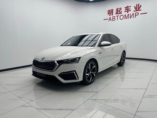 2022 Skoda Octavia IV (A8), белый, 1999000 рублей, вид 3