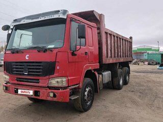 2007 Sinotruk Howo ZZ3327, красный, 1035000 рублей, вид 1