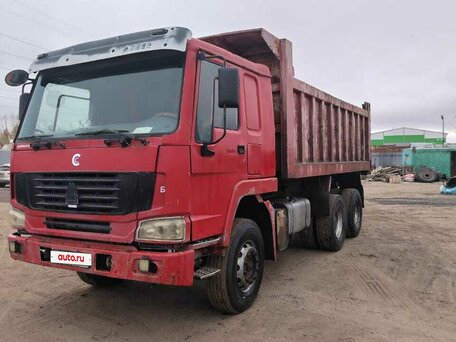 2007 Sinotruk Howo ZZ3327, красный, 1035000 рублей, вид 1