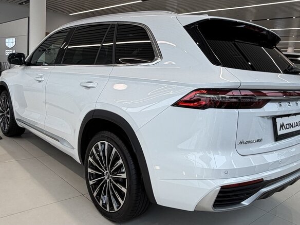 2026 Geely Monjaro I Рестайлинг, белый - вид 3