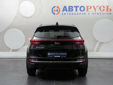 2022 Kia Sportage IV Рестайлинг, чёрный, 2513000 рублей, вид 4