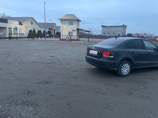 2018 Volkswagen Polo V Рестайлинг, серый, 595000 рублей, вид 4