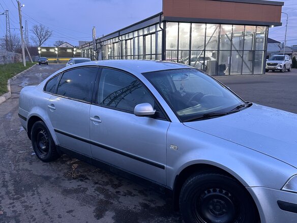 2001 Volkswagen Passat B5 Рестайлинг, серебристый, 350000 рублей - вид 4