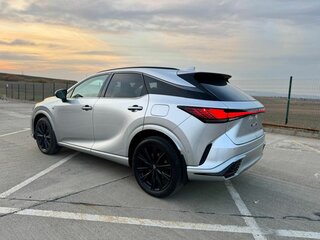 2025 Lexus RX 500h V, серебристый, 12399000 рублей, вид 3