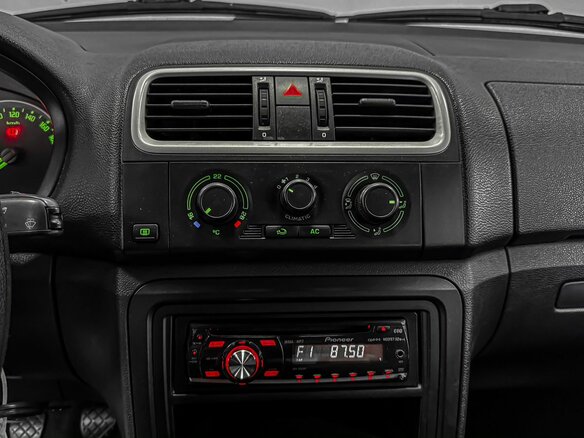 2008 Skoda Fabia II, золотистый - вид 11