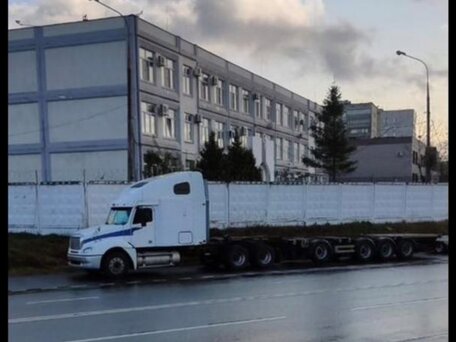 2004 Freightliner Columbia, белый, 1200000 рублей, вид 3
