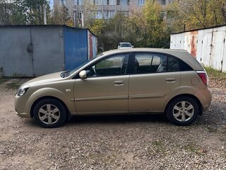 2011 Kia Rio II Рестайлинг, бежевый, 500000 рублей, вид 5
