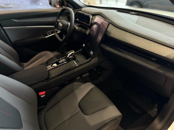 2026 Geely Cityray, серый, 3204990 рублей - вид 5