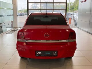 2011 Opel Astra H Рестайлинг, красный, 567000 рублей, вид 5
