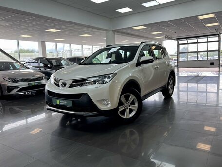 Toyota RAV4 IV (XA40)