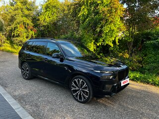 2022 BMW X7 40i I (G07) Рестайлинг, чёрный, 11990000 рублей, вид 2