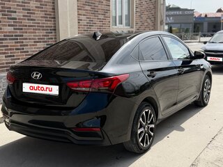 2018 Hyundai Solaris II, чёрный, 950000 рублей, вид 3