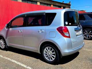 2010 Toyota Ractis I, серебристый, 870000 рублей, вид 3