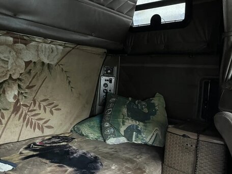 1997 International 9000 Series, бежевый, 750000 рублей, вид 2