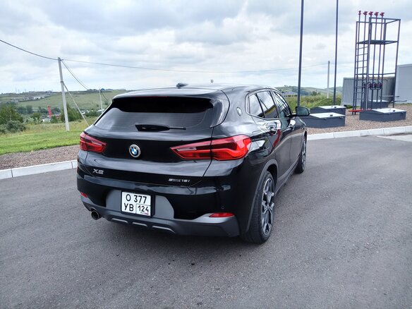 2018 BMW X2 sDrive18i I (F39), чёрный, 2100000 рублей - вид 4
